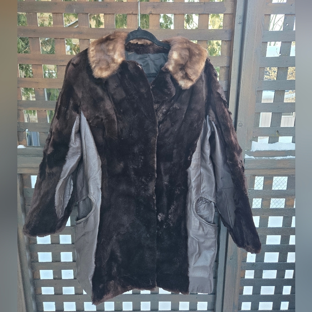 Stunning Vintage Leather & Fur Jacket